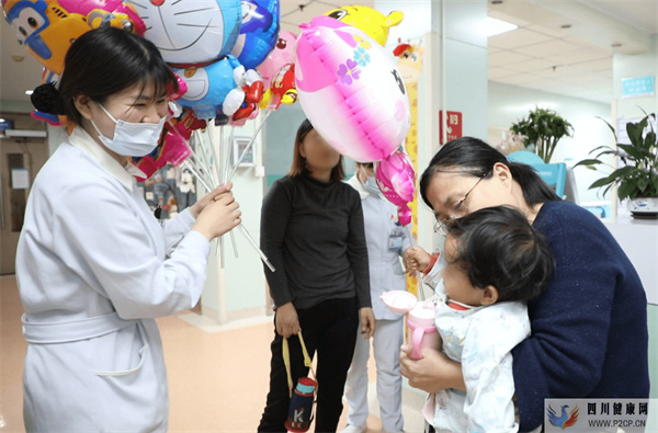 山东省耳鼻喉医院小儿耳鼻喉科“喝水比赛”正在进行中(图1) 山东省耳鼻喉医院小儿耳鼻喉科“喝水比赛”正在进行中(图1)