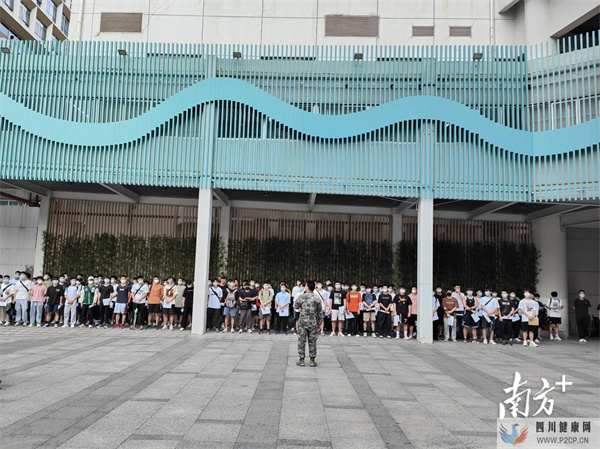南山区率先开展2022年秋季征兵体检(图1) 南山区率先开展2022年秋季征兵体检(图1)