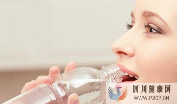 关于饮用水的“4大谎言”，都是忽悠！健康的水应该这样的……(图1)