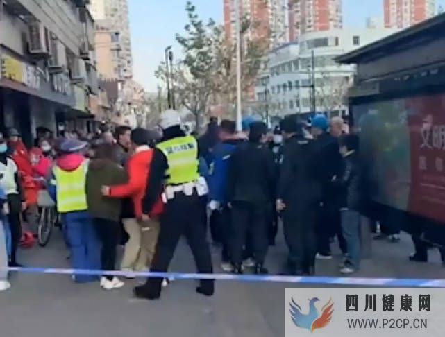 监护人何在?26岁男子“持剪刀”刺伤9人:系在册精神病人!(图1) 监护人何在?26岁男子“持剪刀”刺伤9人:系在册精神病人!(图1)