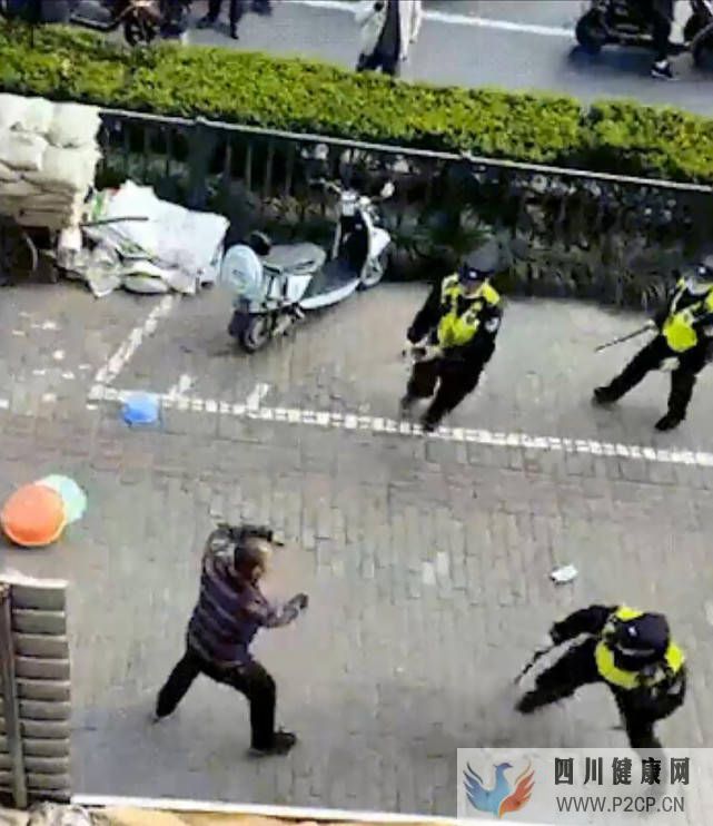 监护人何在?26岁男子“持剪刀”刺伤9人:系在册精神病人!(图2) 监护人何在?26岁男子“持剪刀”刺伤9人:系在册精神病人!(图2)